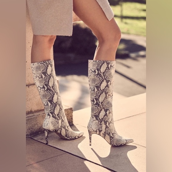 Steve Madden | Kinga knee high heel boot in pink snake Size 6 - Picture 12 of 12